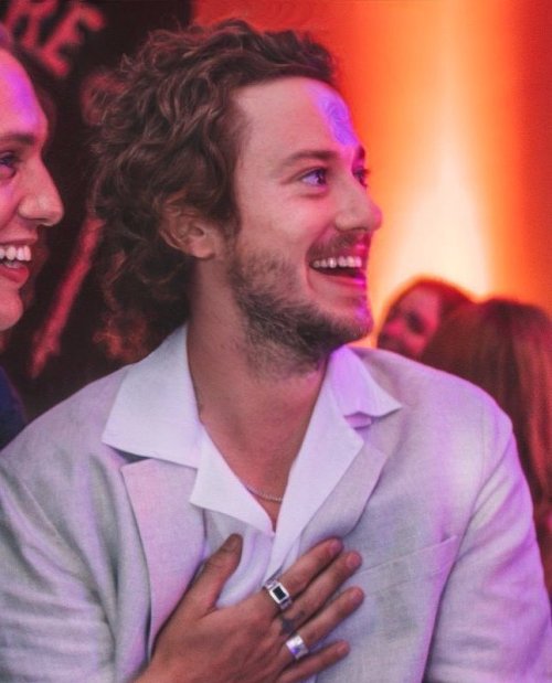 No Thoughts, Head Empty, Just Joseph Quinn With Long Prince Hair>>>