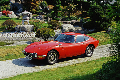 fullthrottleauto:  Toyota 2000GT (by Toyota UK)