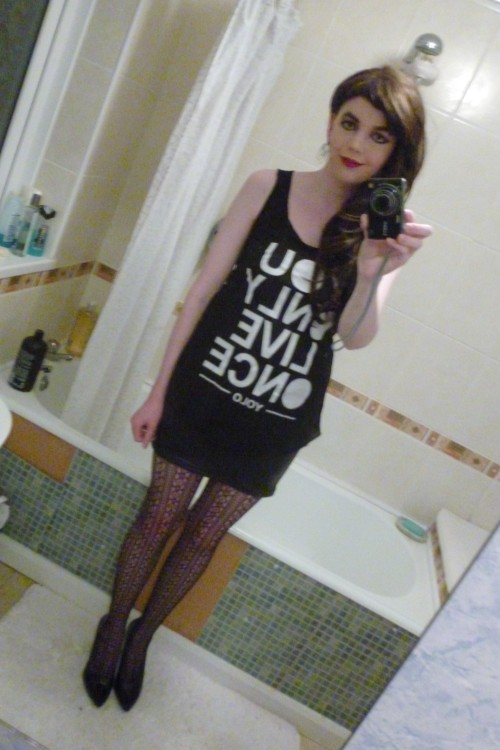 lucy-cd:  More Pictures! Thought I’d try a slightly gothic look and see how it looks, I think it looks good. Hope you like <3 