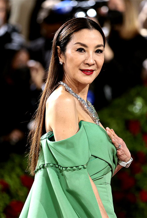 bollyswood: MICHELLE YEOH 2022 Met Gala | May 2, 2022