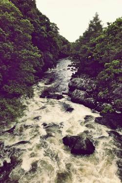 coloursarefine:  white water. - Western Highlands,