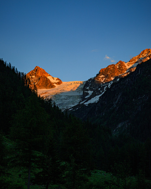 sunset on the mountain tops 6-10/? - 6,8, &amp; 10: Haute Route Pyreneenne, July 2018 / august 2019 