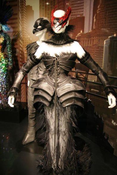 msbehavoyeur:  Mr. Pearl moved to London in 1994, setting up shop as a corsetier.