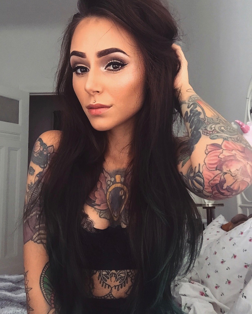 torileighhall: Instagram: vivienriveepheonix