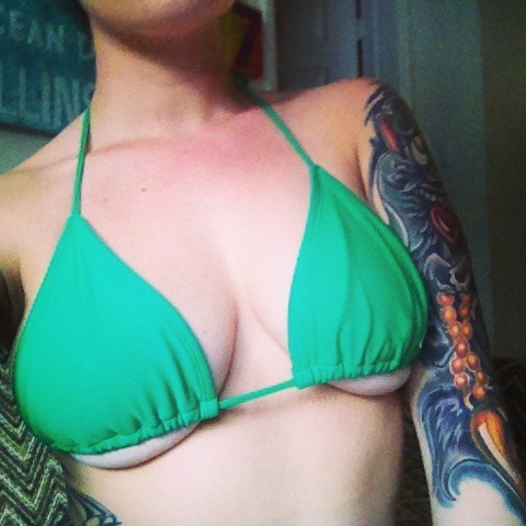 Boobs & Cleavage