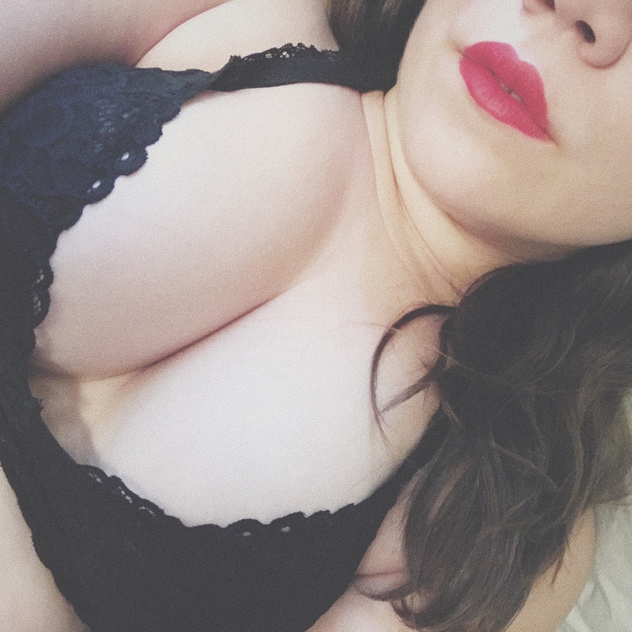 alliswell2112:  Feeling extra naughty today in my ruby red lipstick. 💋🖤