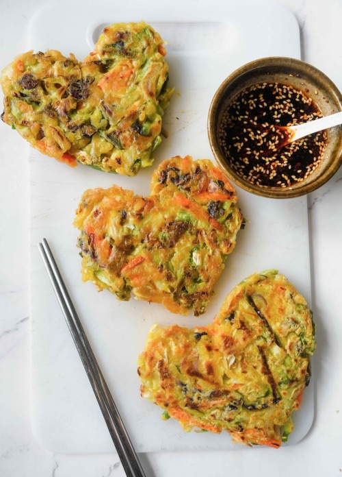 fattributes:  Heart-Shaped Yachaejeon