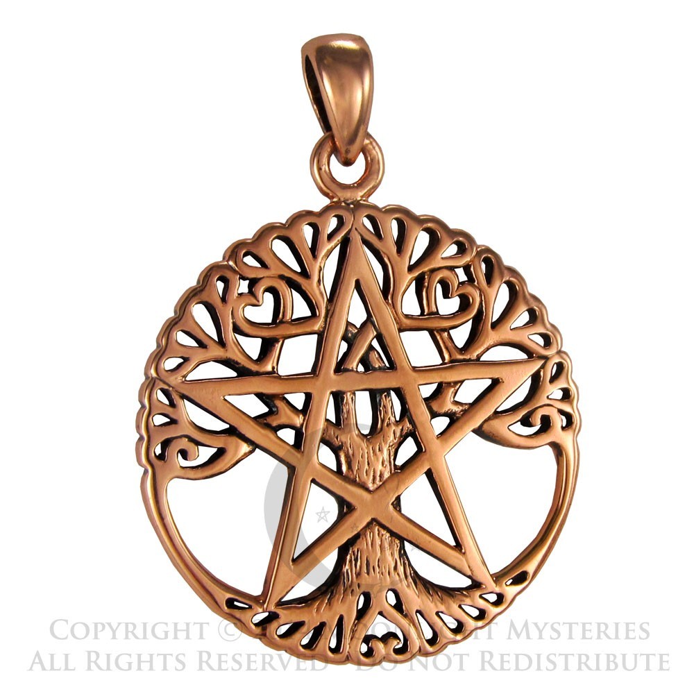 wiccainvocation:  aladrisascauldron:  Examples if pentacle necklaces  www.wiccainvocation.com