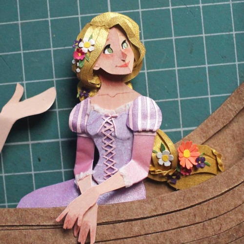 Details of Rapunzel’s hair #rapunzel #raphael_oda #paperworkart #papercraft #papercutting #pap
