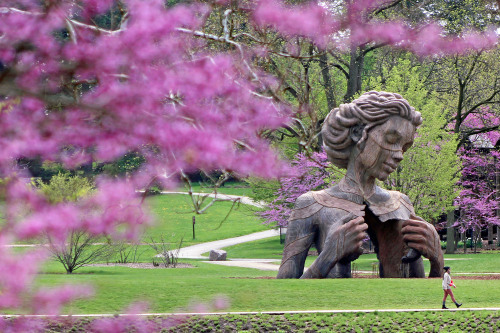 itscolossal: Five Towering Figures Sculpted in Wood by Artist Daniel Popper Loom Over The Morton Arb