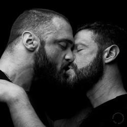 ilovebearsposts:                                    http://www.mascularstudio.com/http://ilovebearsposts.tumblr.com/archive