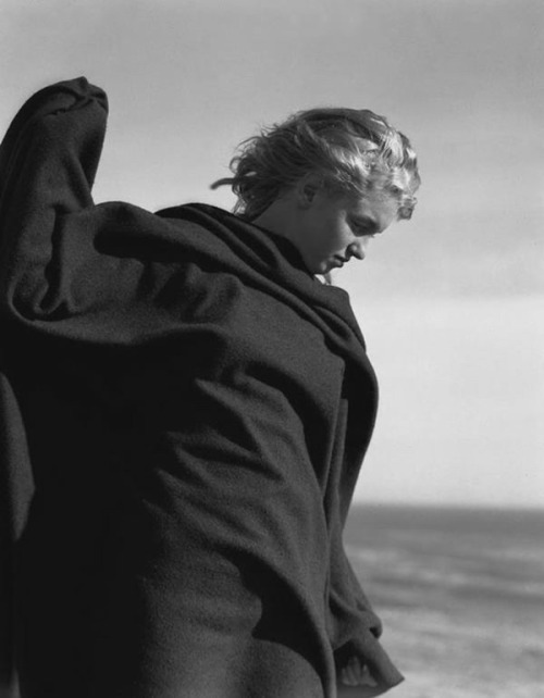 Two sides of a Gemini: a young Marilyn Monroe photographed by Andre de Dienes in the 1940s.