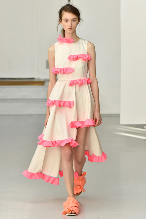 therunwayarchive:Klementyna Dmowska at Paskal, Spring 2017