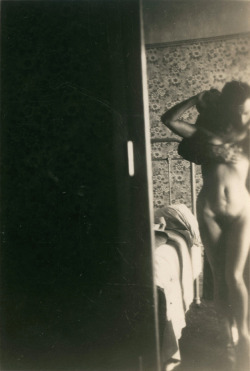 Hauntedbystorytelling:amateur Photographer :: Self Portrait At The Mirror, Around