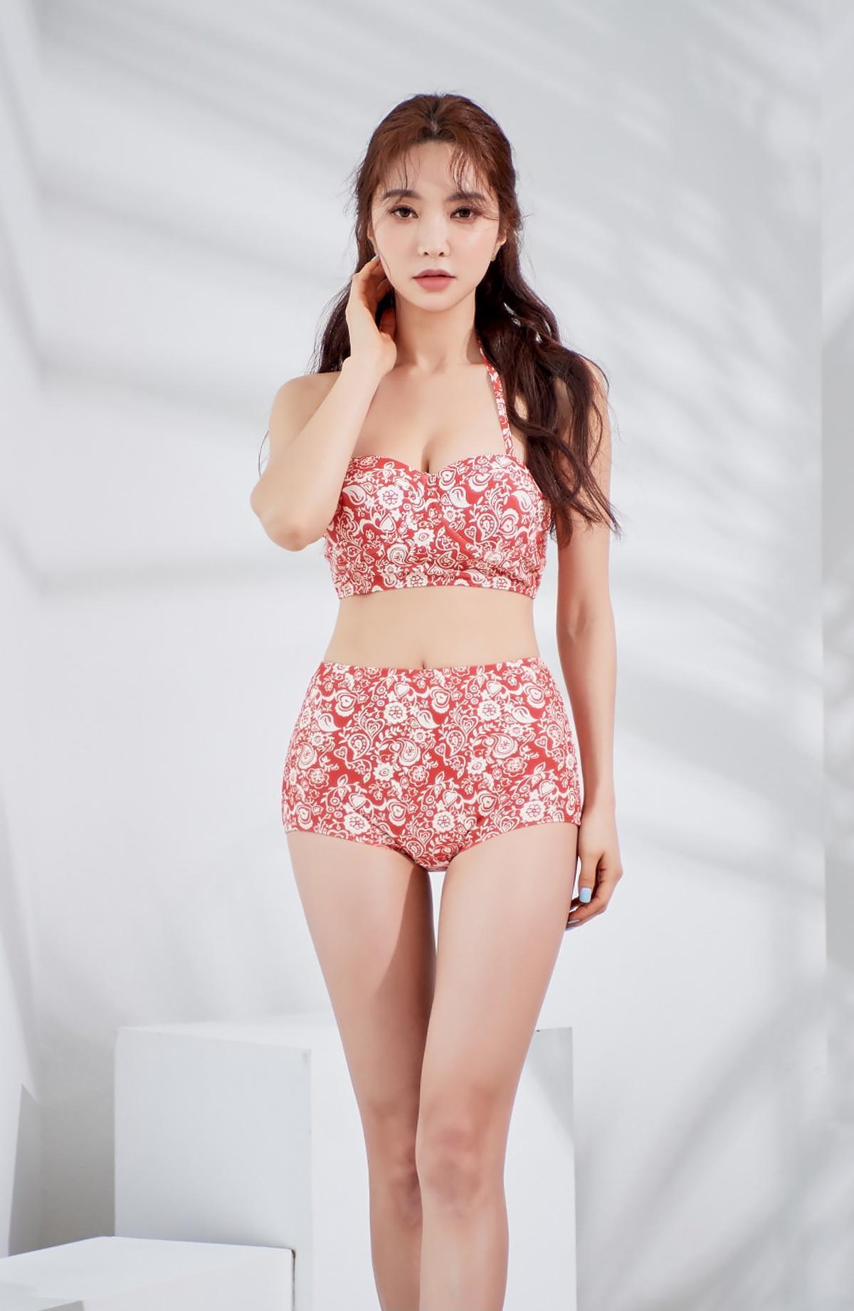 Park Soo Yeon - Bikinips (210520)