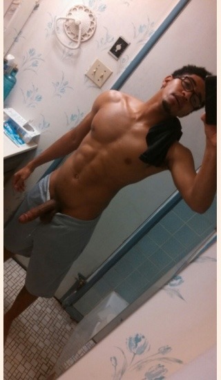 black-dicks-r-us:  FIND BLACK GAY SEX! Over 500,000 Profiles…  www.BlackM4M.com