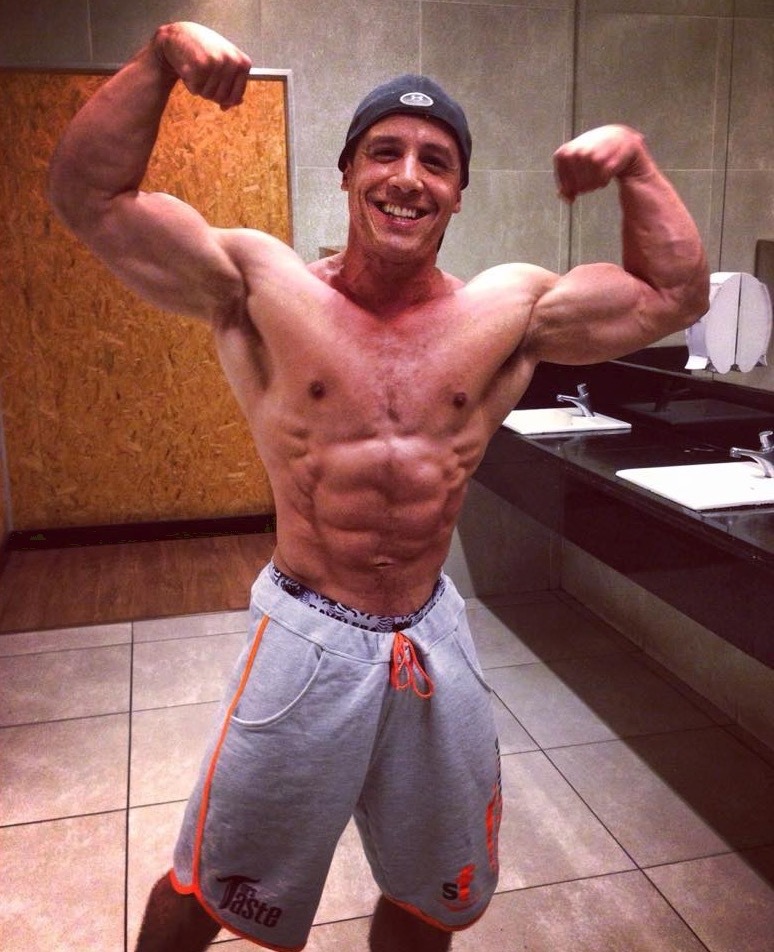 hotsexymenxxx:Diogo Montenegro