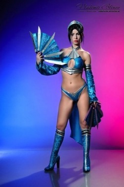 iriscosplay:  Kitana For more Hot Super Hero