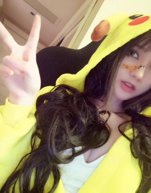 yizhipanghuya:谁说我圆了胖了 站出来 这里有皮卡丘要不要领养一只 可咸鱼 点赞转发有机会抱走呦