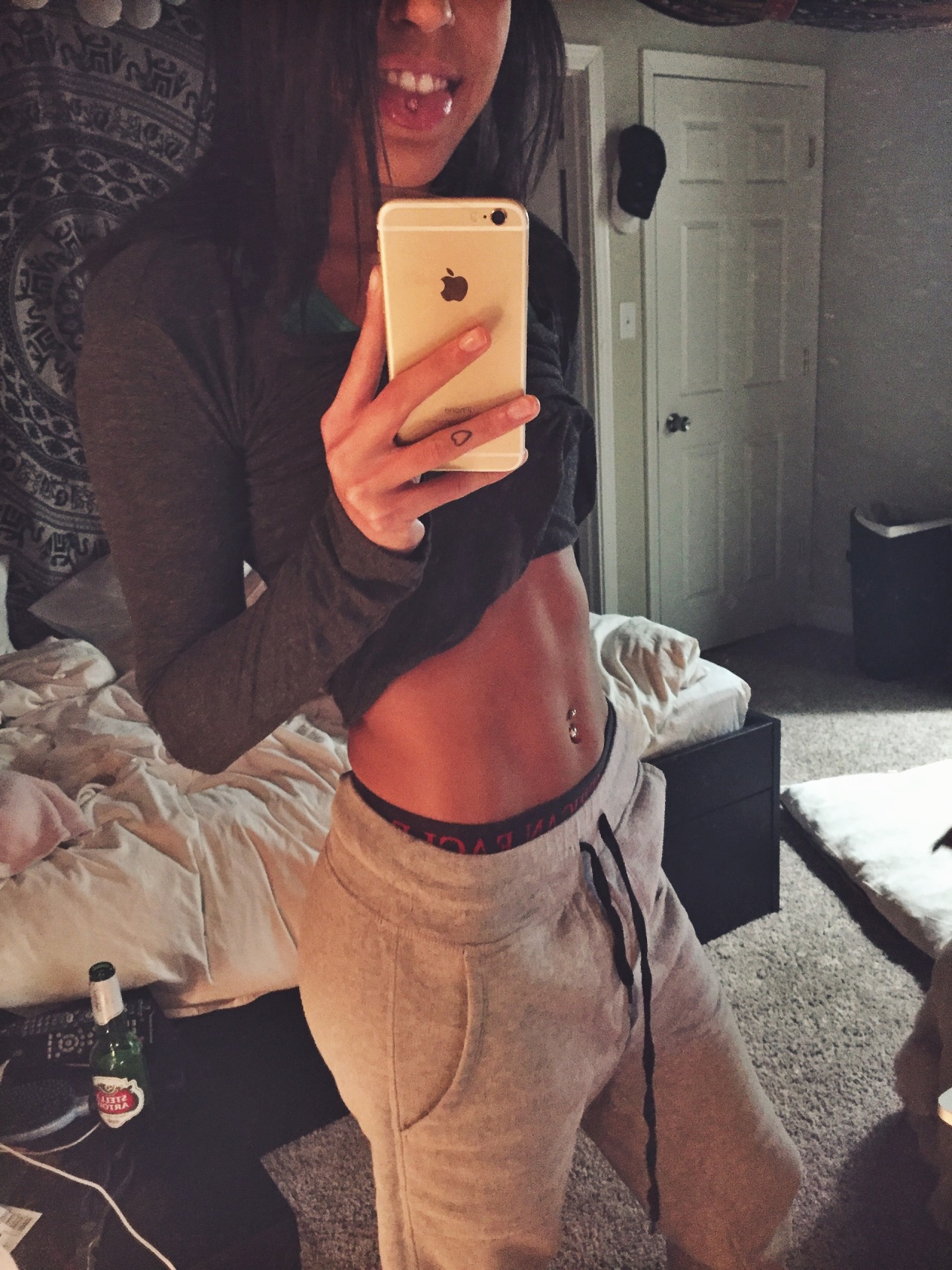 be-fearless7:  dopelez:  These days all I do is wonder if you’re bending over backwards