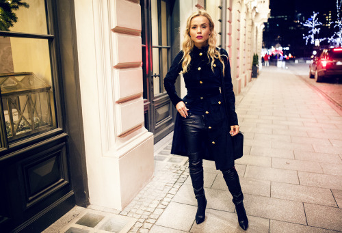 Polish blogger Anna Skura wearing a Zaquad dress, Deezee boots and Zara PantsSource &gt;&gt; 