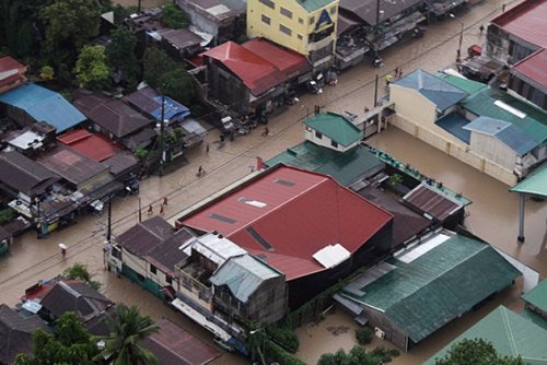 neil-gaiman: kellysue: girlslikecarsandmonet: Manila submerged. Please signal boost, along with the 