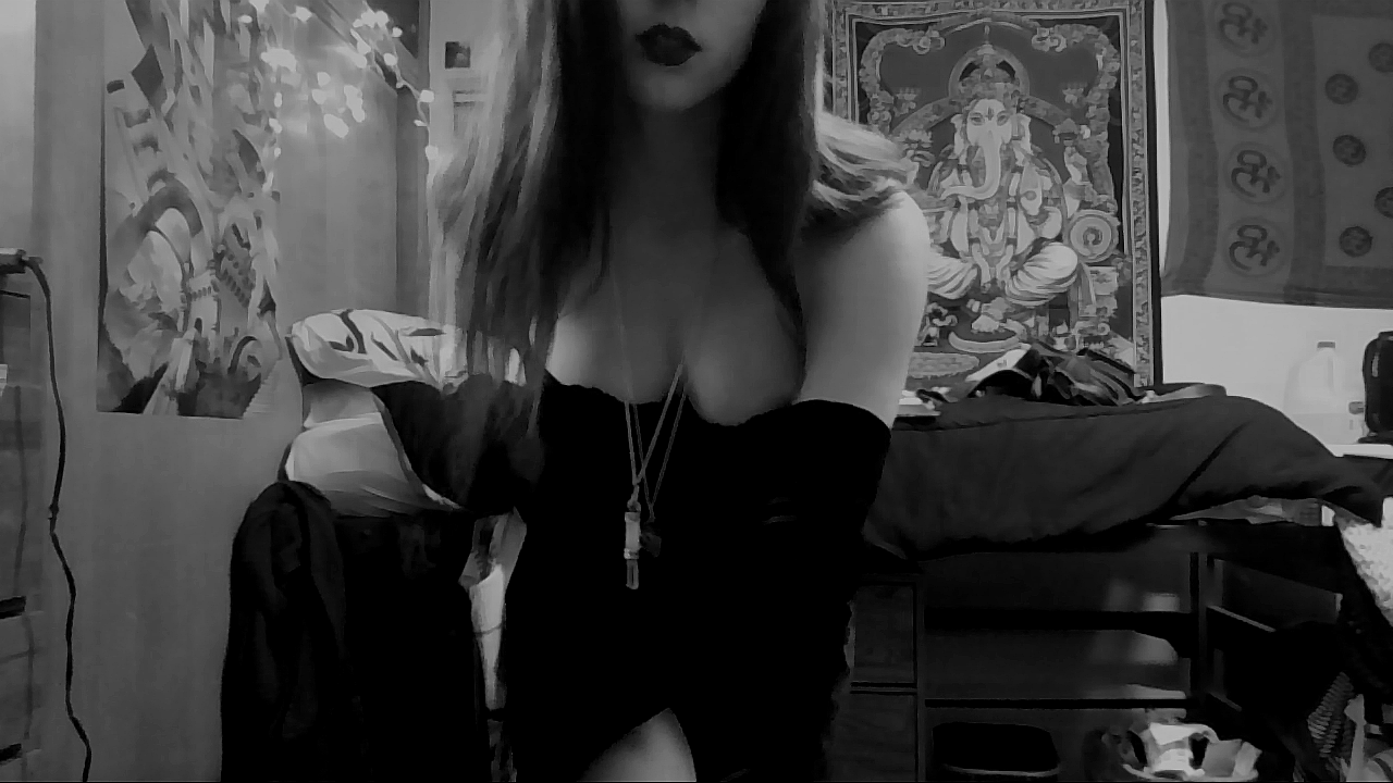 misswonderlnd:  mome-wrath:  ((on second thought))  chaturbate • manyvids • snapchat