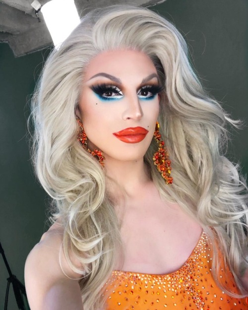 ughquaria:an angel