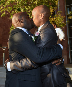 gaywrites:  Feel-good Friday: Nevada’s first same-sex marriages kicked off yesterday afternoon. Warm, fuzzy feelings everywhere. (via BuzzFeed)  