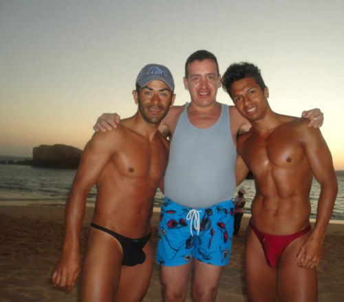 nicethongbro:  Everyone loves a #ManThong