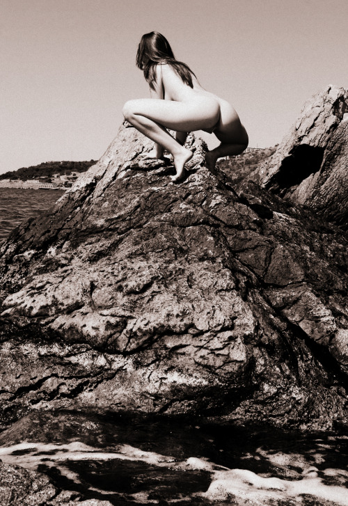 nudepageant:  in the stones… 