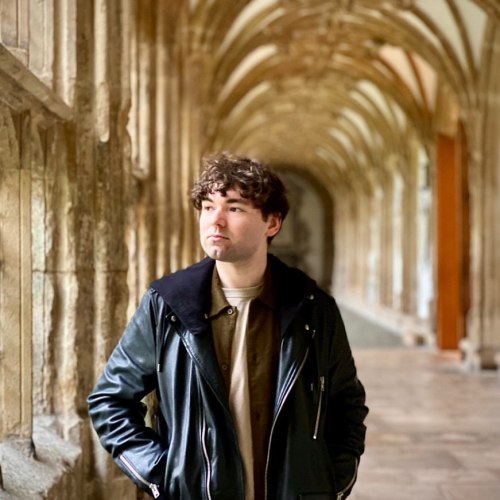 Wells Cathedral, Somerset. . . . . . #wellscathedral #portrait #lifestyle #me #portrait #portraitp