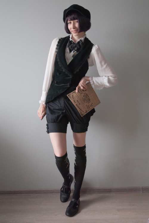 chlora-virgo:Victorian paper boy.Outfit rundown:Blouse: Innocent WorldVest: Victorian MaidenPants: I