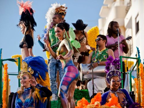 carnavalkardashiansdafolia: carnaval de loule em portugal
