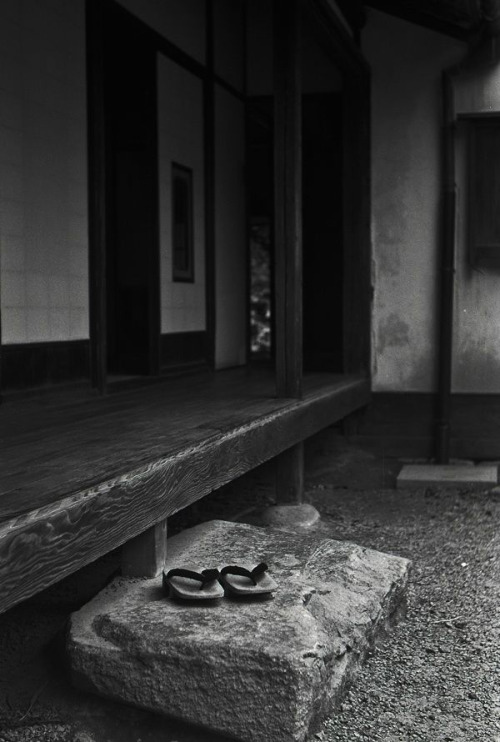 thekimonogallery: A porch of a Japanese old house.  Photography by Nobuo Furuhashi on 500px