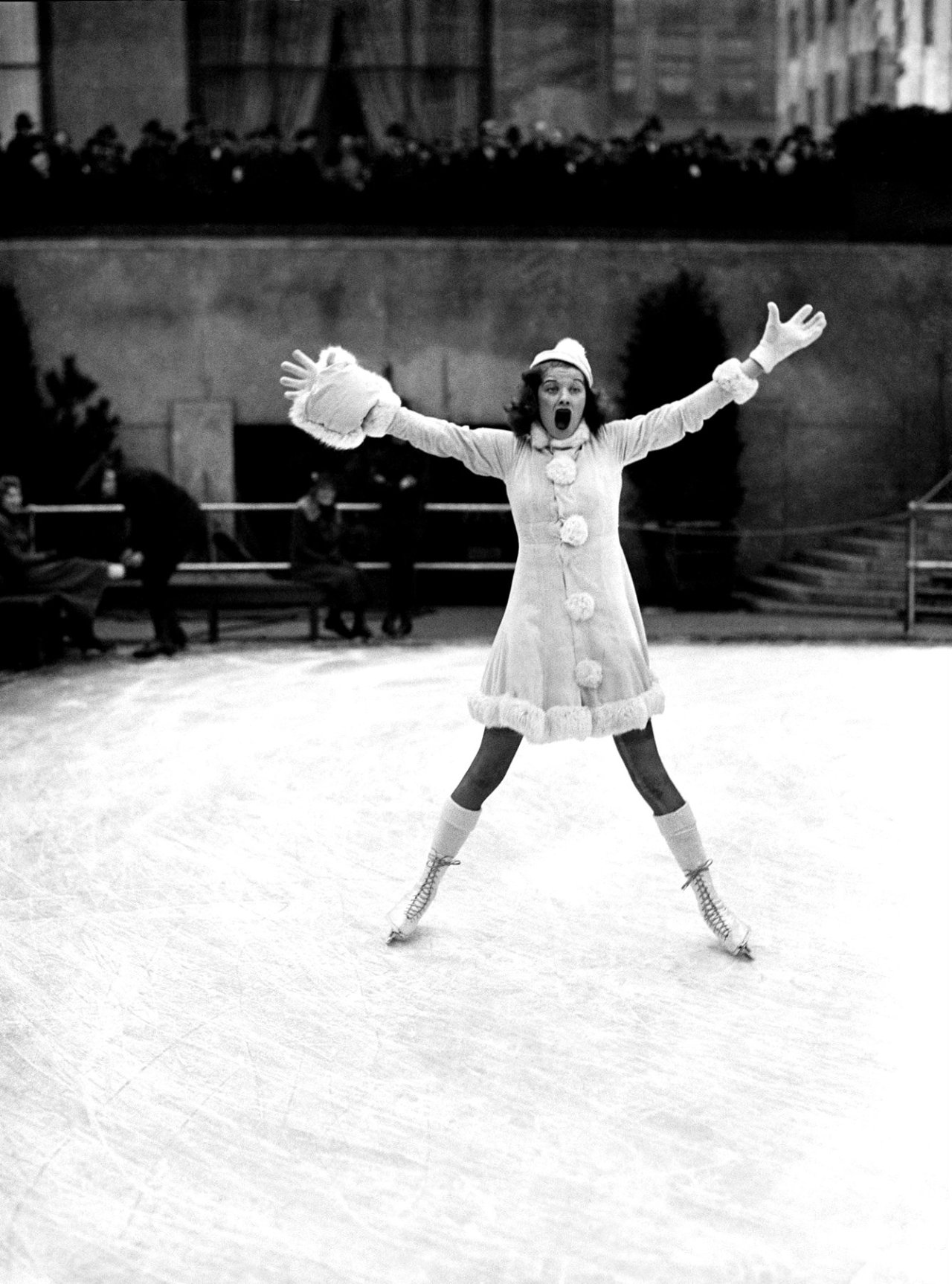 black-0rpheus:  Lucille Ball ice skating, c. 1940s 