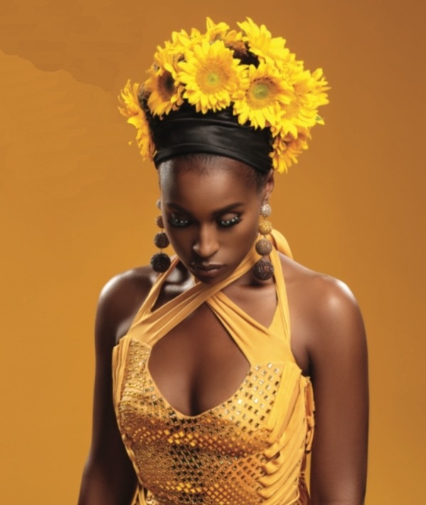ibiprofen: sophiaslittleblog:  drey2k12:  accras: Issa Rae in  Hannah Magazine, Summer