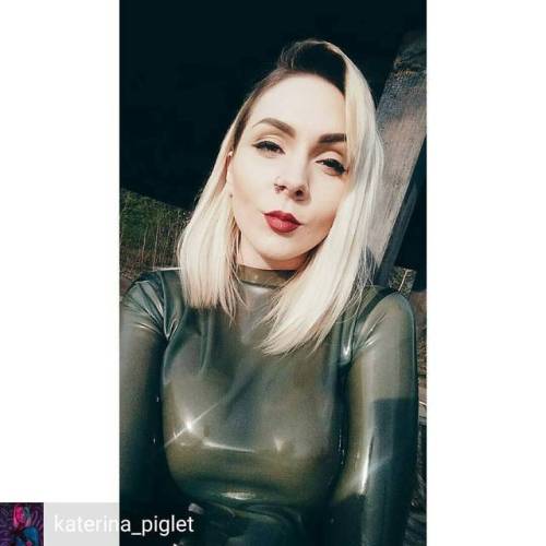 Credit to @katerina_piglet : did you see my previous video?#latexmodel #latexfashion #fetishfashion 