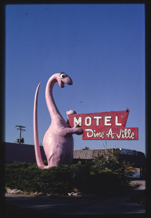 oldshowbiz:Motel Dine A Ville 