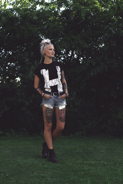 wannyy:  THE ‘H’ - http://haulapparel.com/ 