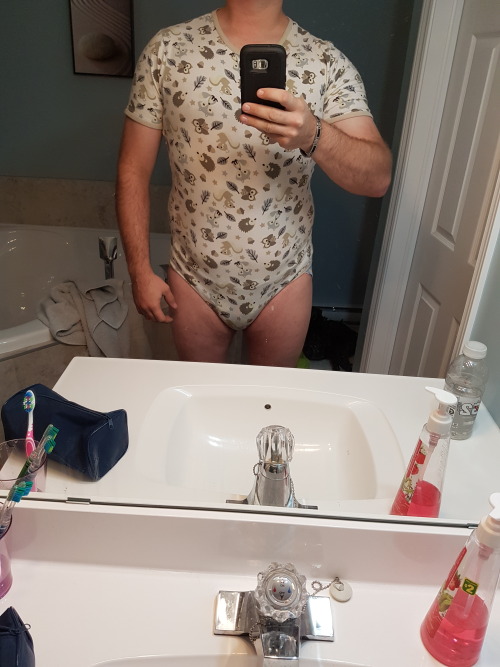 lilcountrybear: Mommy put me to bed in a nice dry space diaper and I woke up to a HUGE puffed out di