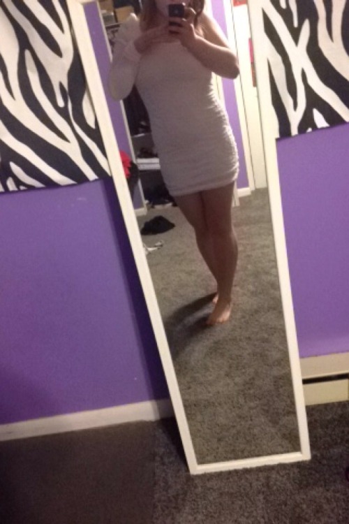perksofbeingtheprincess:  Valentines day dance dress hollaaaa💁