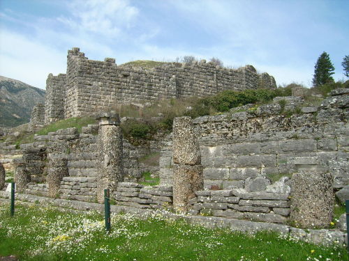 Oracle of Zeus at Dodona, GreeceThough itnever eclipsed the Oracle of Apollo at Delphi, Dodona gaine