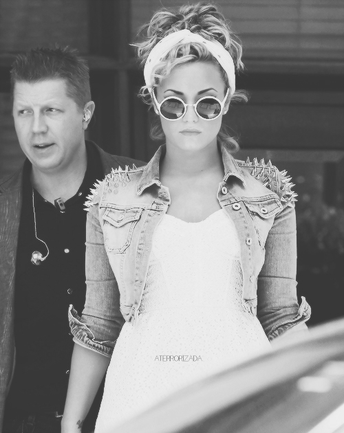 a-t-e-r-r-o-r-i-z-a-d-a:  my 