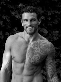 rapideyesmovement: Stuart Reardon by Paul