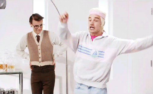 harrynstyles:  everybody-keeps-scoring:  I will reblog this hip swivel until the