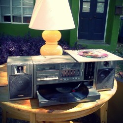 mcchris:  Whoa, it’s a boombox with a turntable!