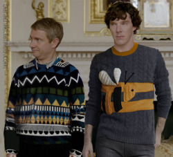 barachiki:  Sherlock and John looking good in sweaters at the palace.  Very Cute !!!