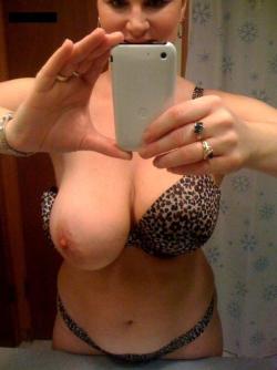 milfposse: Click here to bang a local MILF.
