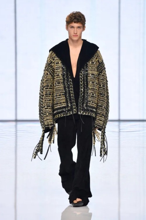 fashionablymaleofficial: (via Balmain Ready To Wear Spring 2022 Paris)